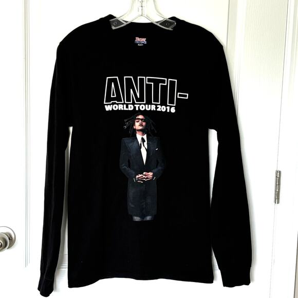 Rihanna Anti-World Tour 2016 Black Concert Long Sleeve Tee Size Small - Picture 6 of 6